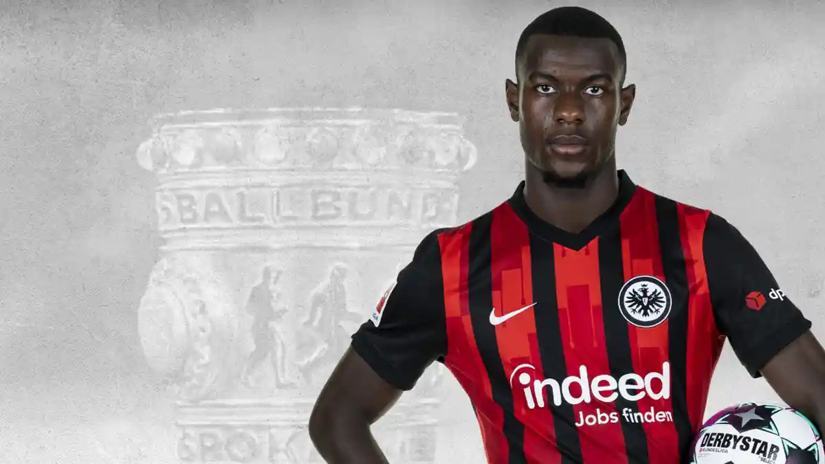 Rumor Transfer AC Milan - Upaya AC Milan Datangkan Evan NDicka Dapat Gangguan, Arsenal Juga Berminat