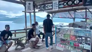 rehat-di-tanjung-eputobi.jpg