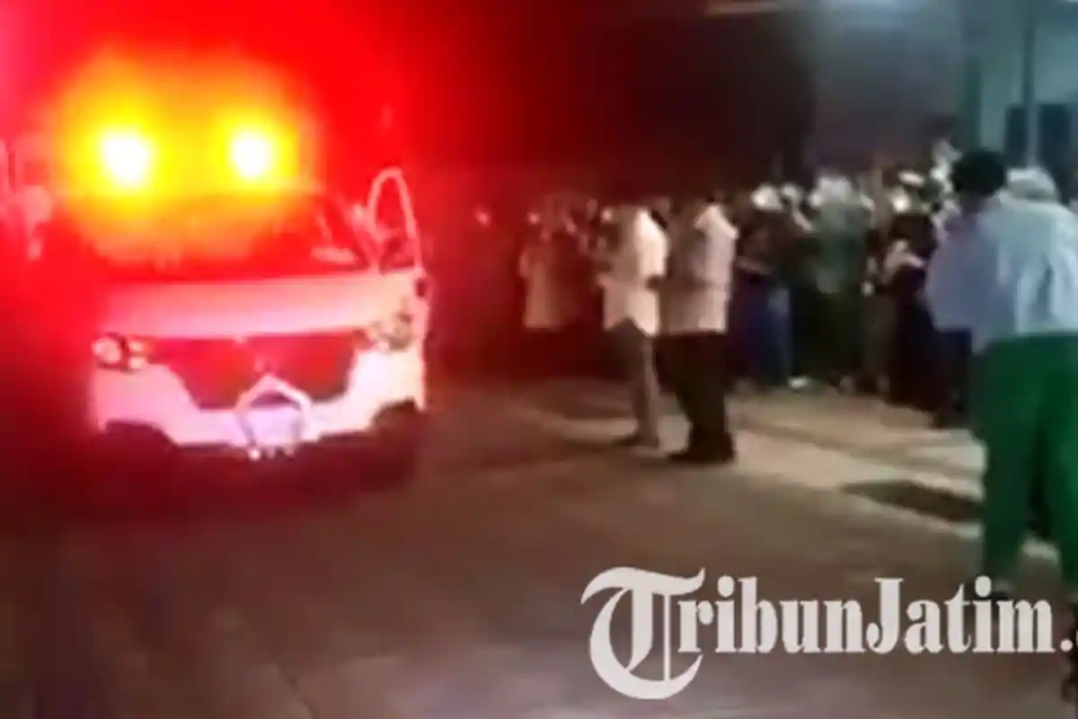 VIRAL VIDEO Pelepasan Jenazah Dokter Sidoarjo Positif Corona, Puluhan Orang Syahadat, Banjir Tangis