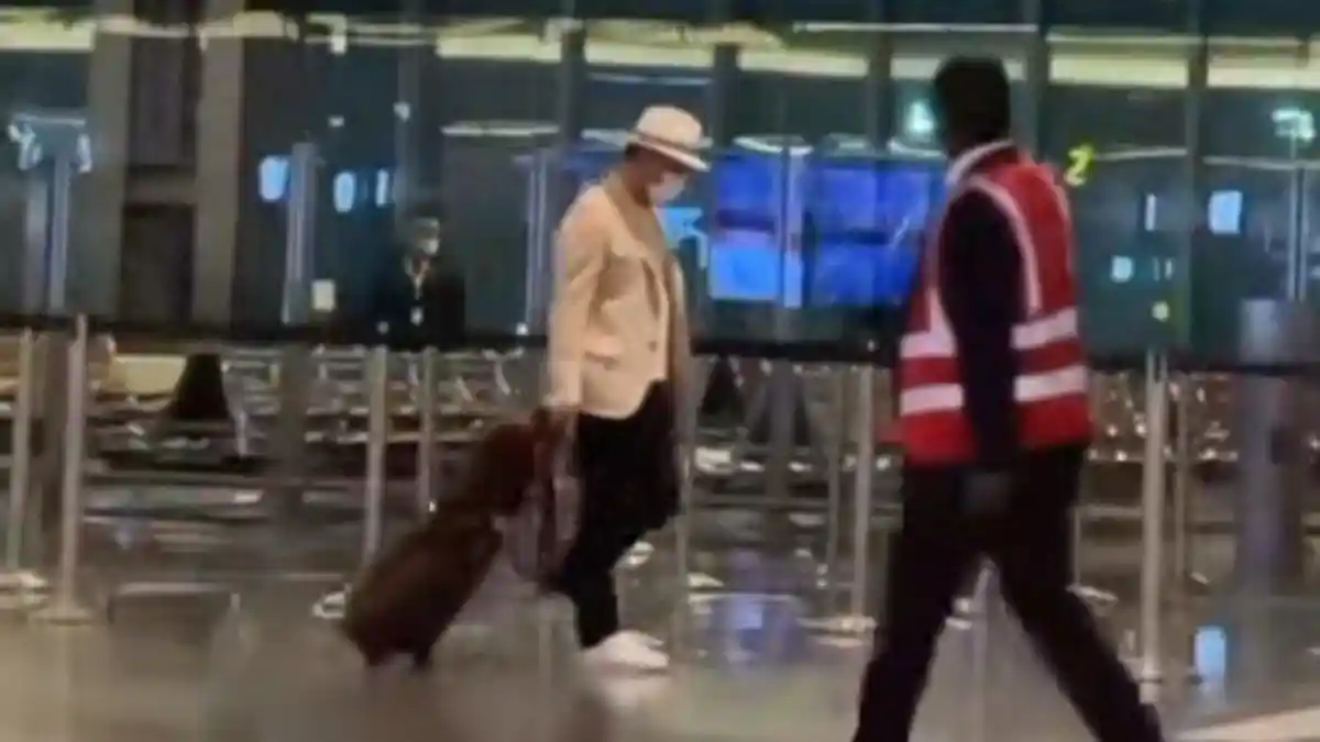 Sudah Tiba di Indonesia, Ridwan Kamil Minta Waktu pada Media