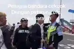 Tangkapan-layar-Jeka-Saragih-cekcok-dengan-petugas.jpg