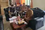 Ketua-DPD-HNSI-Kepri-Jeki-bersama-Dinas-Kelautan-Perikanan-Kepri-Syahrul-membahas-BBM-nelayan.jpg