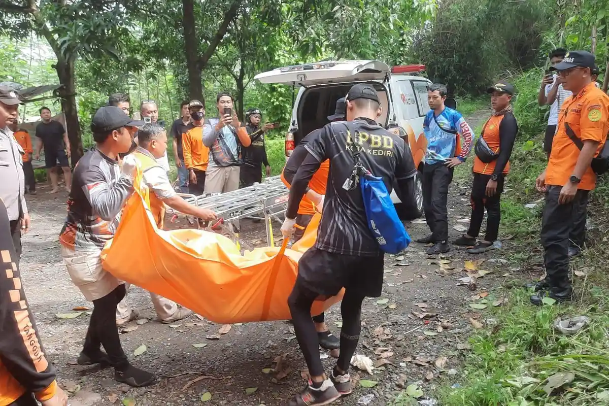 Mayat Kakek 74 Tahun Ditemukan 40 KM di Sungai Brantas Setelah Dua Hari Hilang