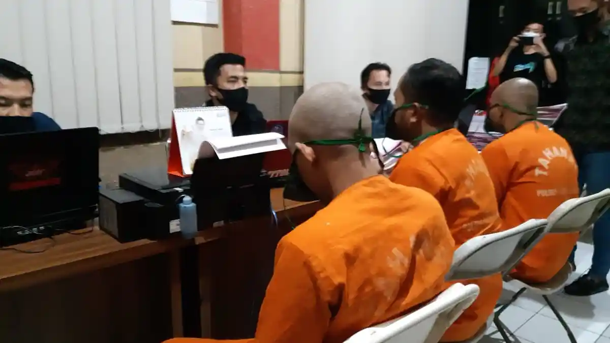 Komplotan Maling Itu Hanya Curi Rokok dan Pakaian di Toko Kelontong