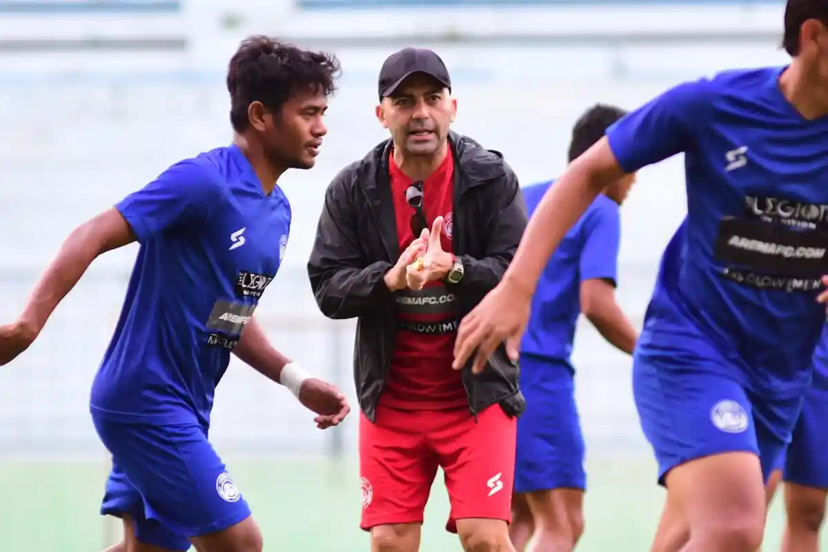 Pelatih Arema FC Bicara Soal Kriteria Playmaker Incaran: Asing atau Lokal Tak Masalah