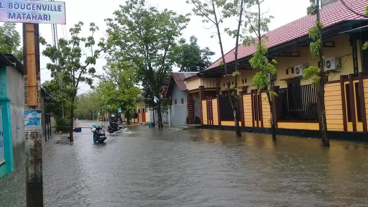 Hujan Sejak Siang, Jalan Bougenville Matahari Pangkep Tergenang