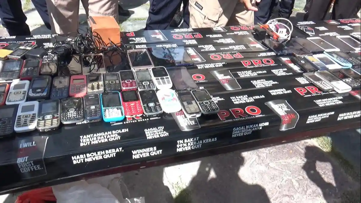Ada 102 Ponsel Lolos ke Dalam Lapas, Kanwil Kemenkumham Gorontalo Sita dan Musnahkan
