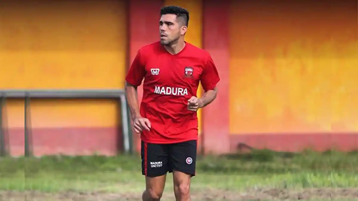 Pekan Ini, Pemain Belakang Persib Bandung Akan Segera Jadi WNI