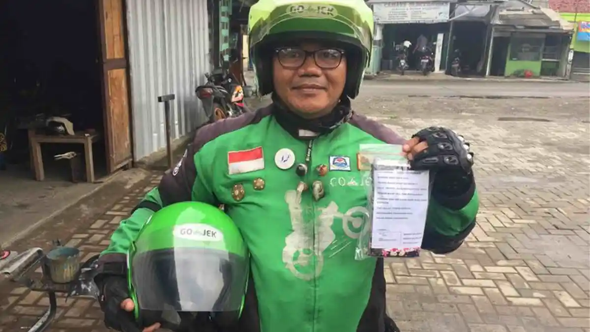 Cerita Driver Gojek yang Gratiskan Pelajar sampai yang Pergi Beribadah