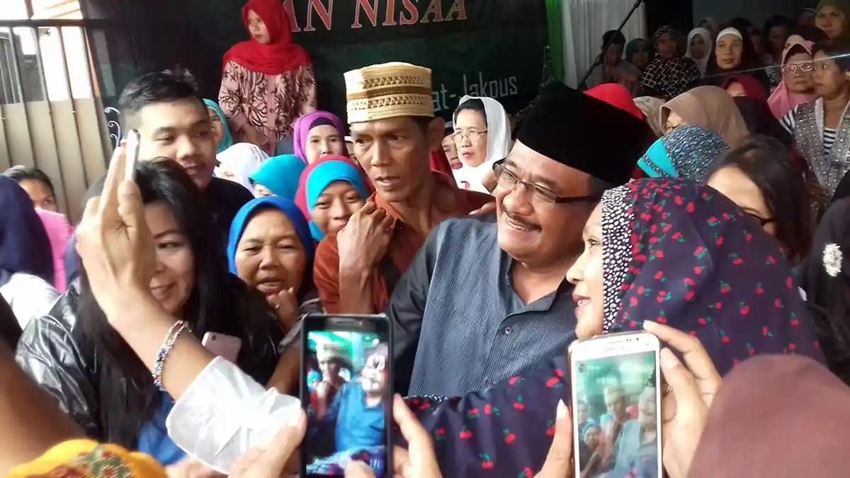 Djarot Merasa Terganggu Dengan Adanya Spanduk Bernada SARA