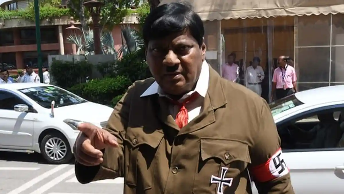 Kritik Perdana Menteri, Anggota DPR India Pakai Kostum Ala Hitler ke Kantor