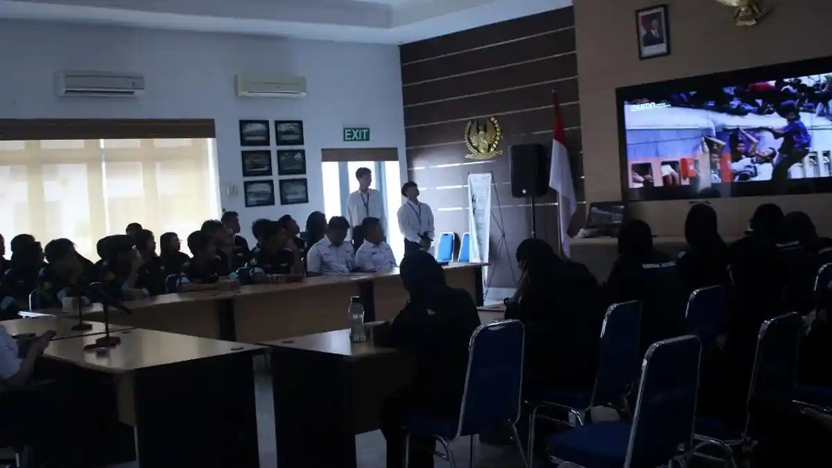 Kunjungi PT KAI Daop 6, Mahasiswa UPNVY Belajar Manajemen Krisis dan Peran Humas