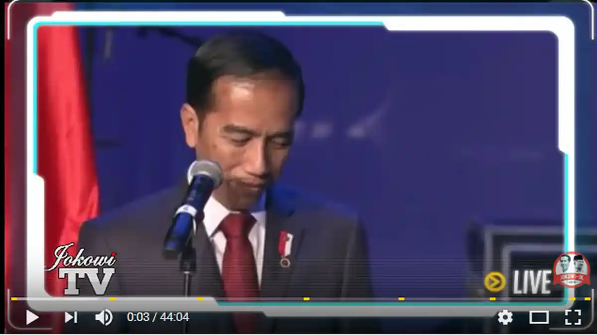 Jokowi Gregetan Rp 6 Triliun hanya Ubah KTP dari Kertas Jadi Berplastik