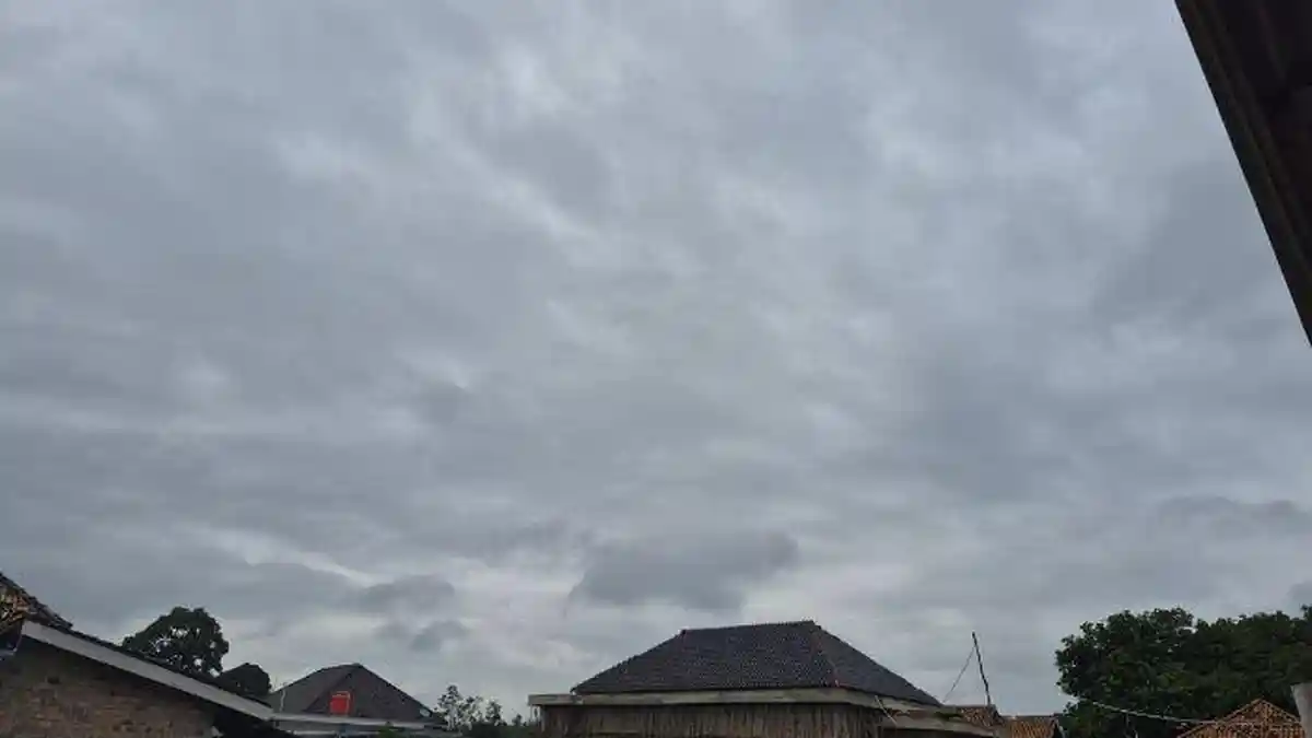 Prakiraan Cuaca OKU Timur 4 Juli 2026, Martapura Cerah, 8 Kecamatan Berpotensi Diguyur Hujan Ringan - Tribunsumsel.com