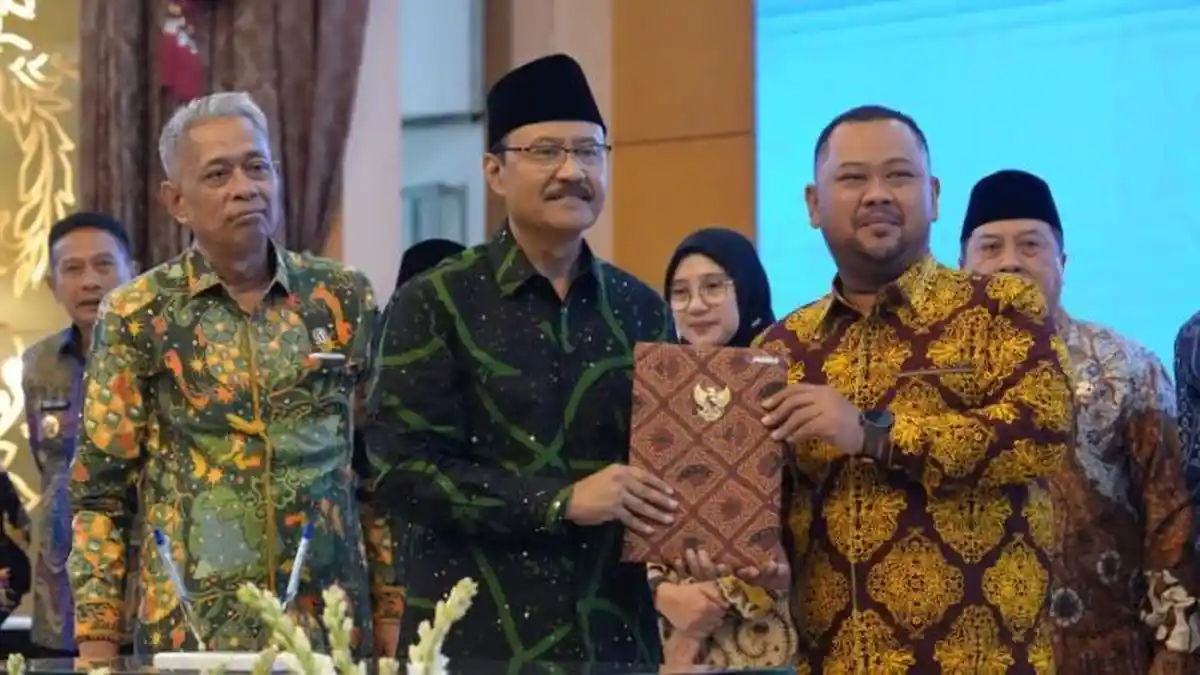 Sekolah Rakyat di Gresik Beroperasi Agustus 2025, Bupati Gus Yani Teken Perjanjian dengan Kemensos