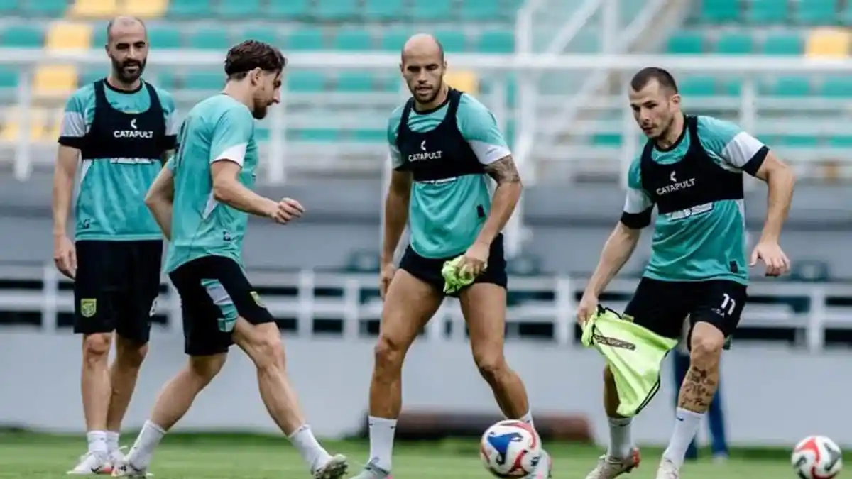 BERIKUT Susunan Pemain Persebaya Vs Semen Padang, Eduardo Perez Mainkan Gali Frietas