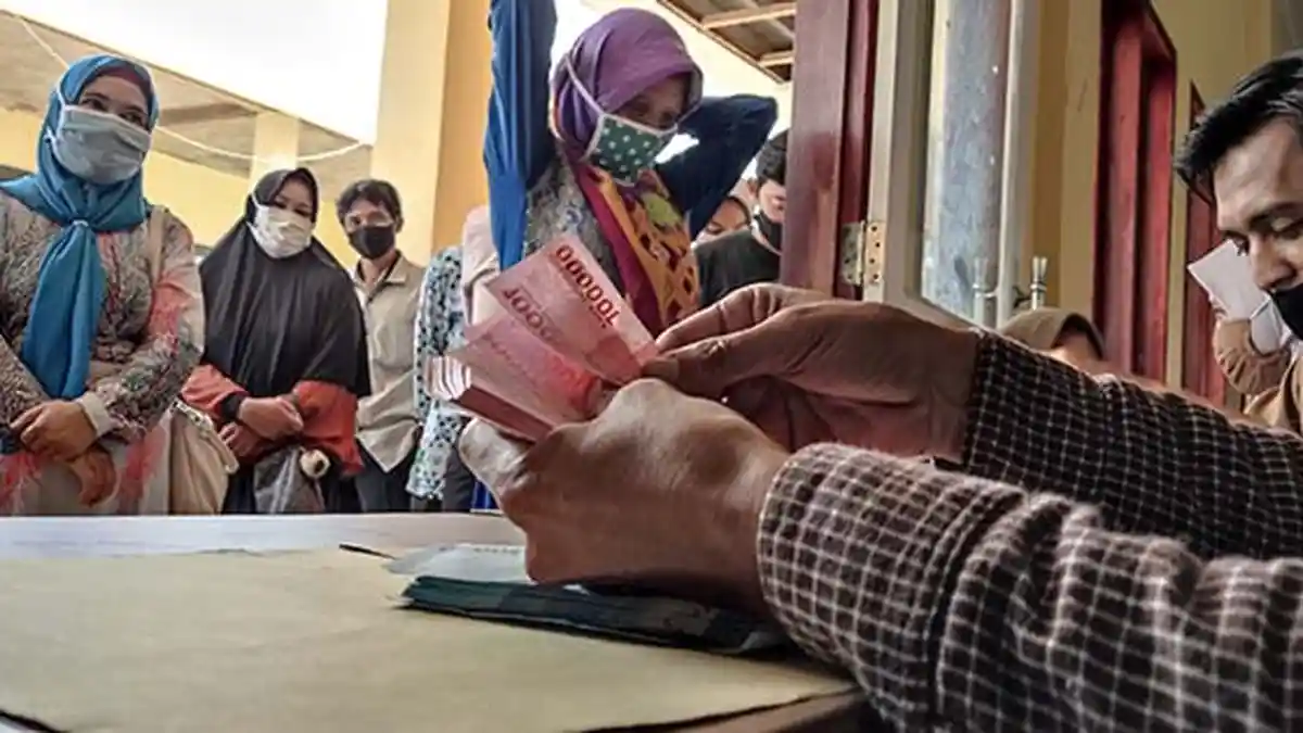 1.063 Guru Kontrak Terima Gaji