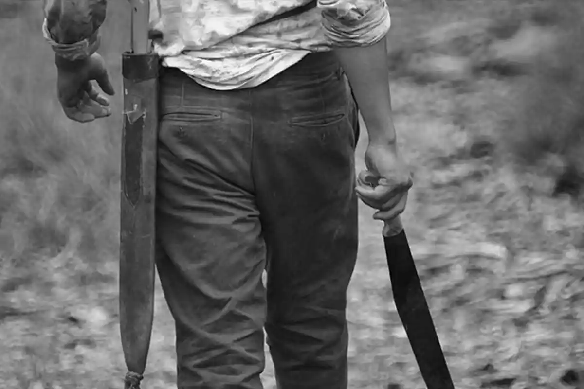 Bikin Gaduh, Aksi Nekat Sekelompok Bocah Ayunkan Senjata Tajam dan Bacok Warga