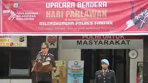 Henderjetha-H-Yassu-saat-membacakan-amanat-dalam-Upacara-Hari-Pahlawan.jpg