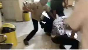 Tangkapan-video-kericuhan-di-Kantor-Golkar-Kampar.jpg