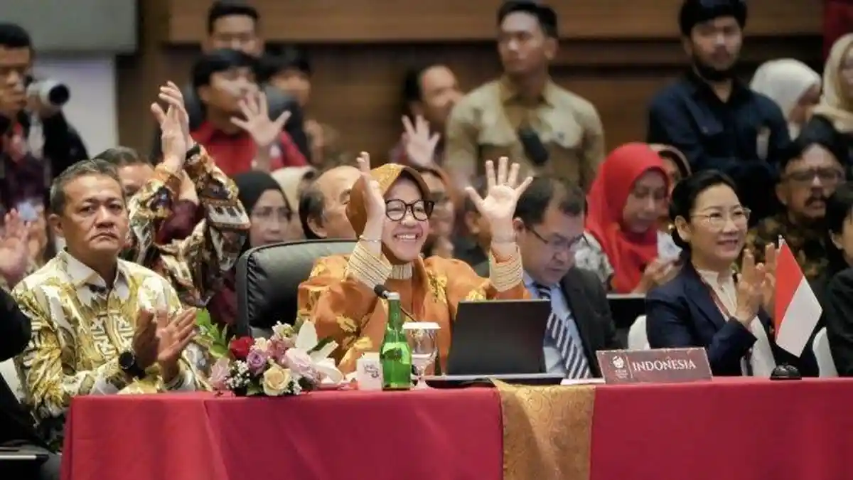 Menteri Tri Rismaharini Usul Pendidikan Entrepreneurship untuk ...