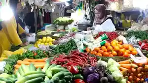 Aktivitas-jual-beli-di-Pasar-Ancol-Kota-Bandung-Sabtu-1362026.jpg