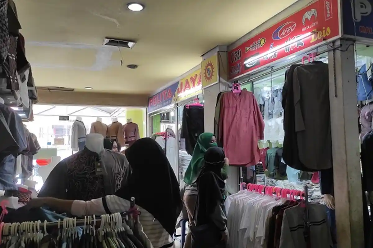 Selama Ramadhan, Warga Mulai Beli Perlengkapan Salat, Pedagang Raup Keungrungan hingga Jutaan Rupiah