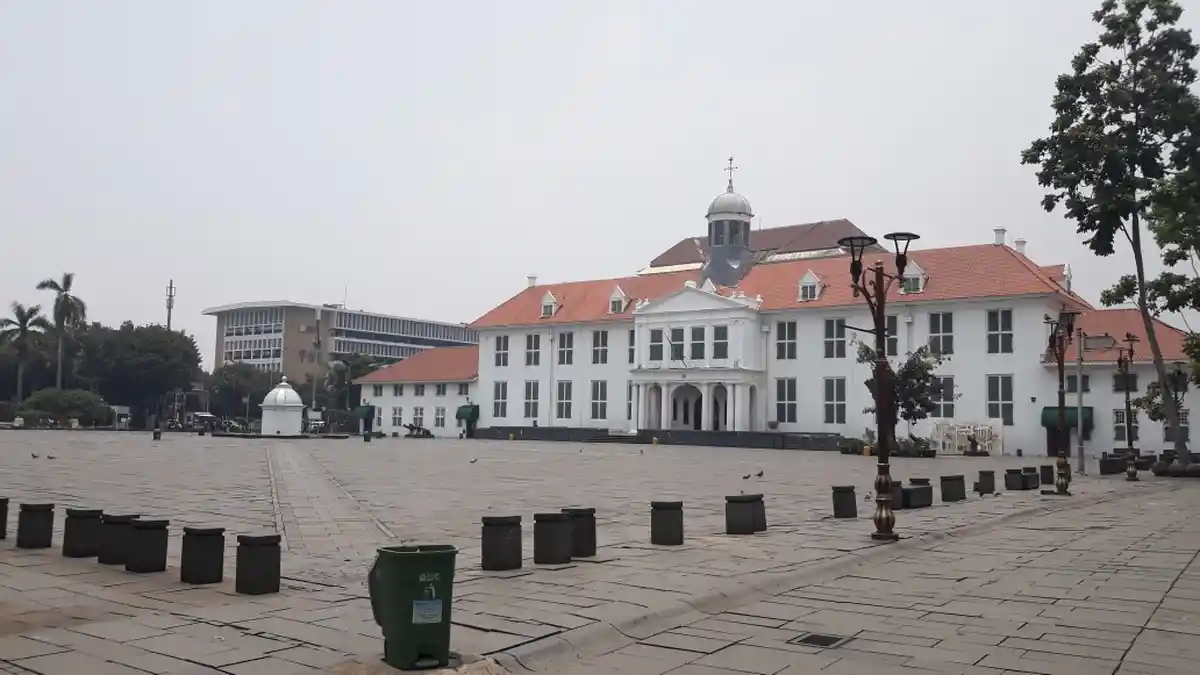Ditutup Sementara, Masih Ada Pengunjung yang Datang ke Kota Tua