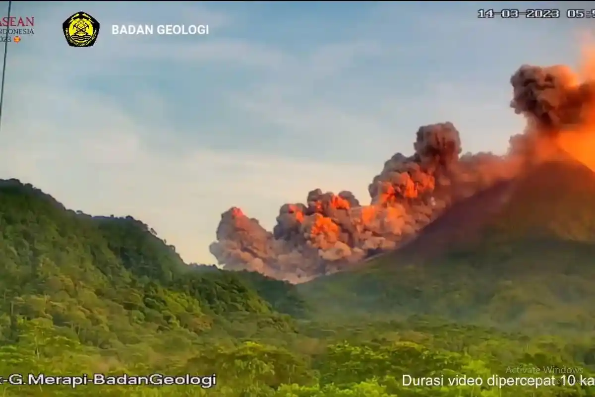 Update Erupsi Gunung Merapi 14 Maret 2023, Kembali Luncurkan Awan Panas Sejauh 2 KM Arah Barat Daya