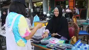 Tape-Ketan-Mom-Ashka000000.jpg