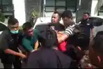 Seorang-pria-mengamuk-di-depan-Rumah-Sakit-Umum-Daerah-RSUD-Hj-Andi-Depu.jpg