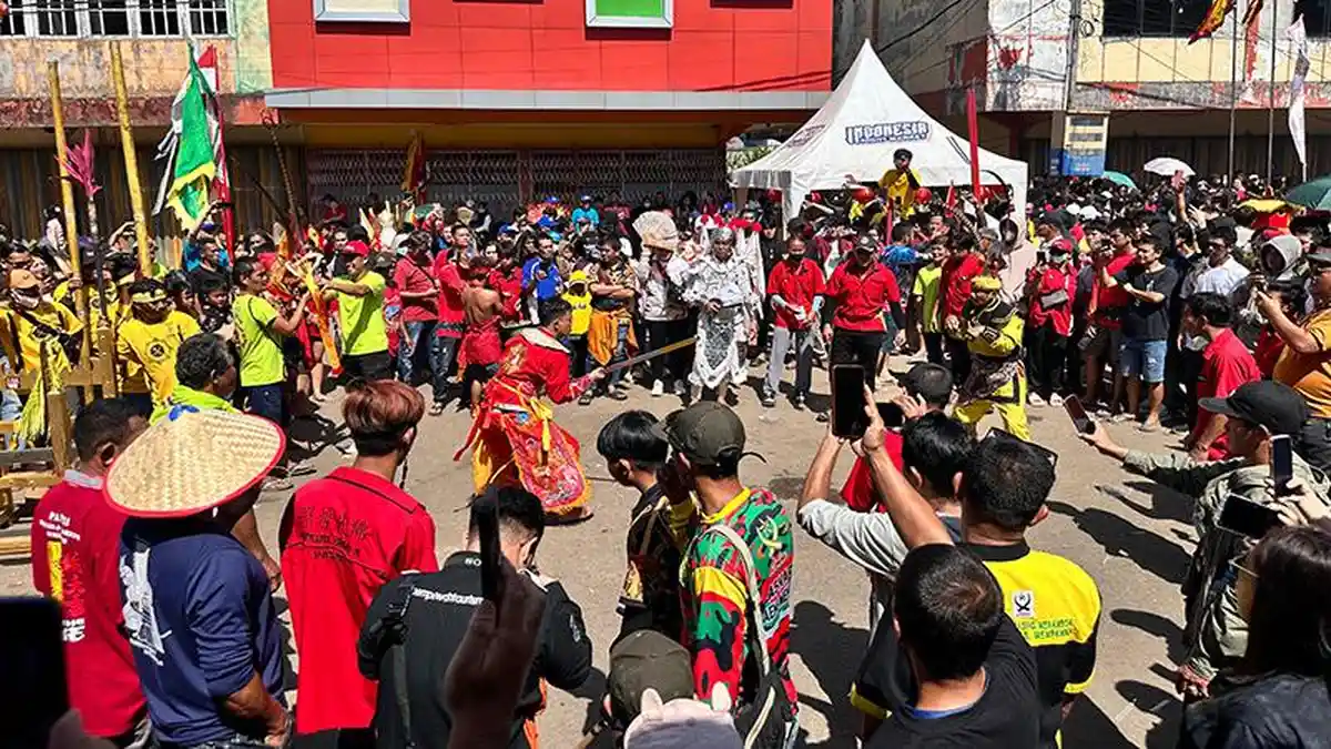 Camat Sungai Pinyuh Minta Warga Ikut Sukseskan Pawai Tatung Cap Go Meh
