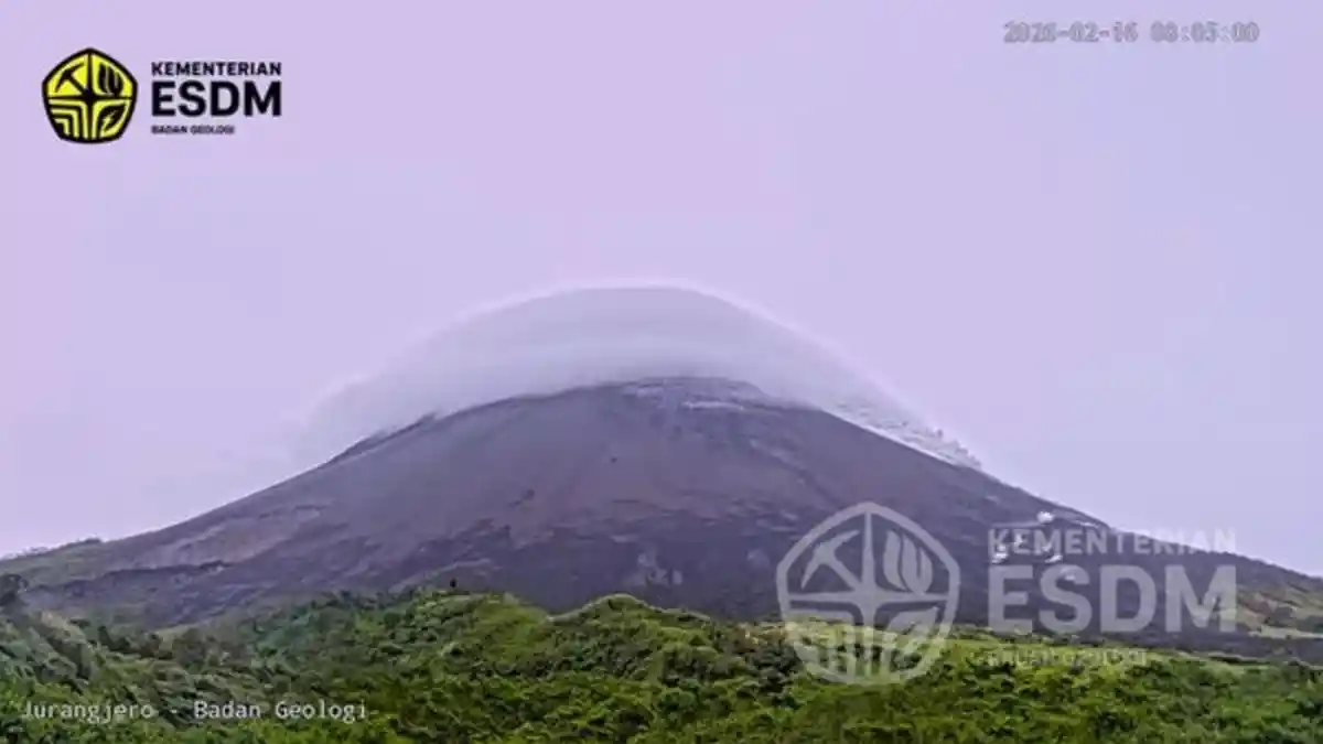 Breaking News : Gunung Merapi Luncurkan Wedhus Gembel Sejauh 1 Kilometer