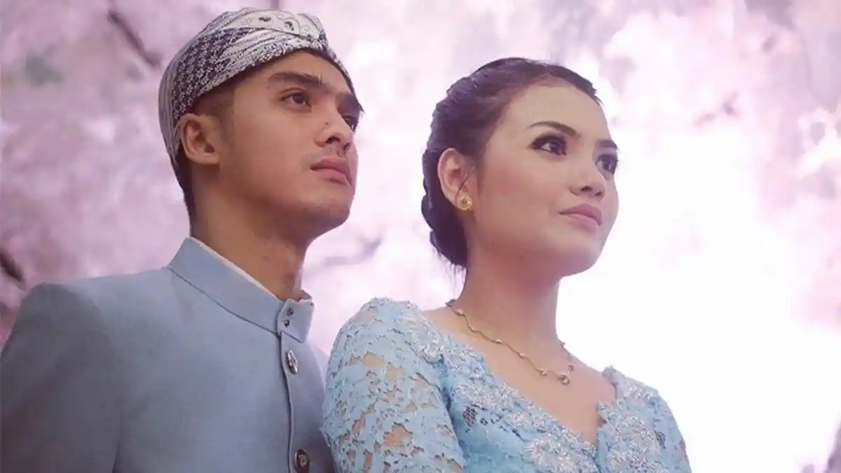 Instagram Ricky Harun - Tulis Caption Romantis Ini, Netizen Dibikin Baper