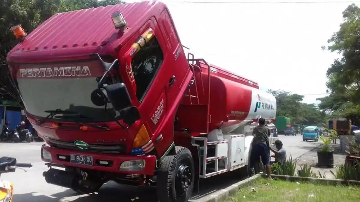 Mengintip Praktik Nakal Sopir Tangki Pertamina