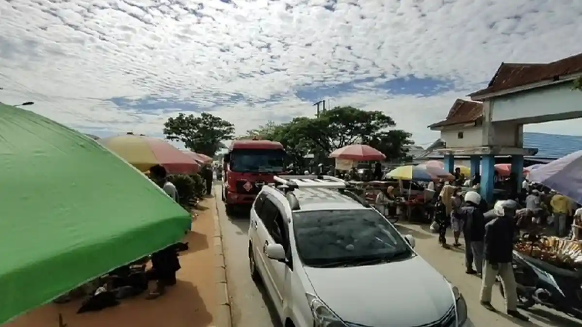Parkir Liar di Pasar Pelelangan Ikan Kendari, Picu Kemacetan, Dimanfaatkan Oknum Pungut Keuntungan