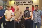 Kapolres-Malang-bersama-Kasatreskrim-dan-Presidium-Aremania-menggelar-press-conference.jpg