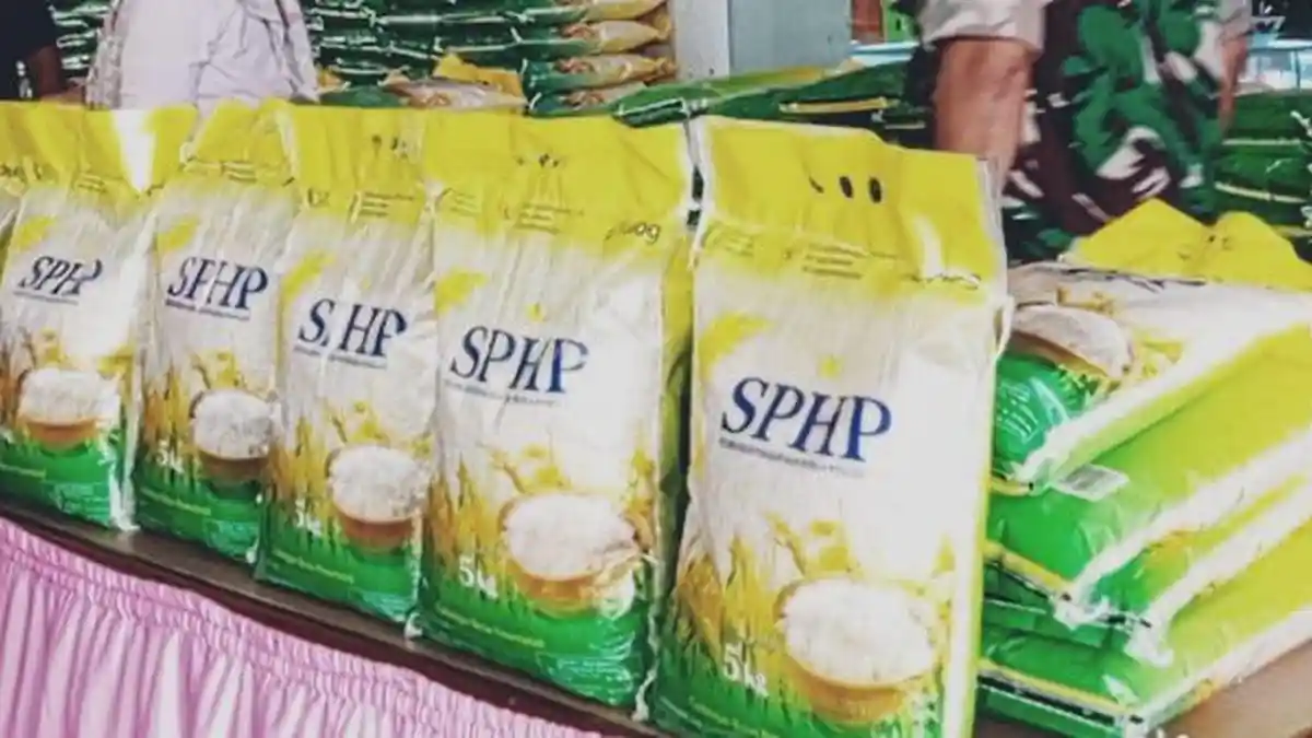 Feri Ina Marina Docking, Distribusi Beras SPHP ke Banda, Nusalaut, Saparua Terhambat
