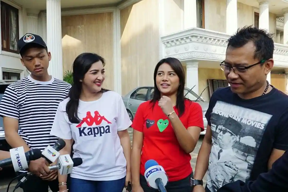 Anang Hermansyah Tersenyum, Saat Ashanty Kagum Pada Aurel dan Azriel: 