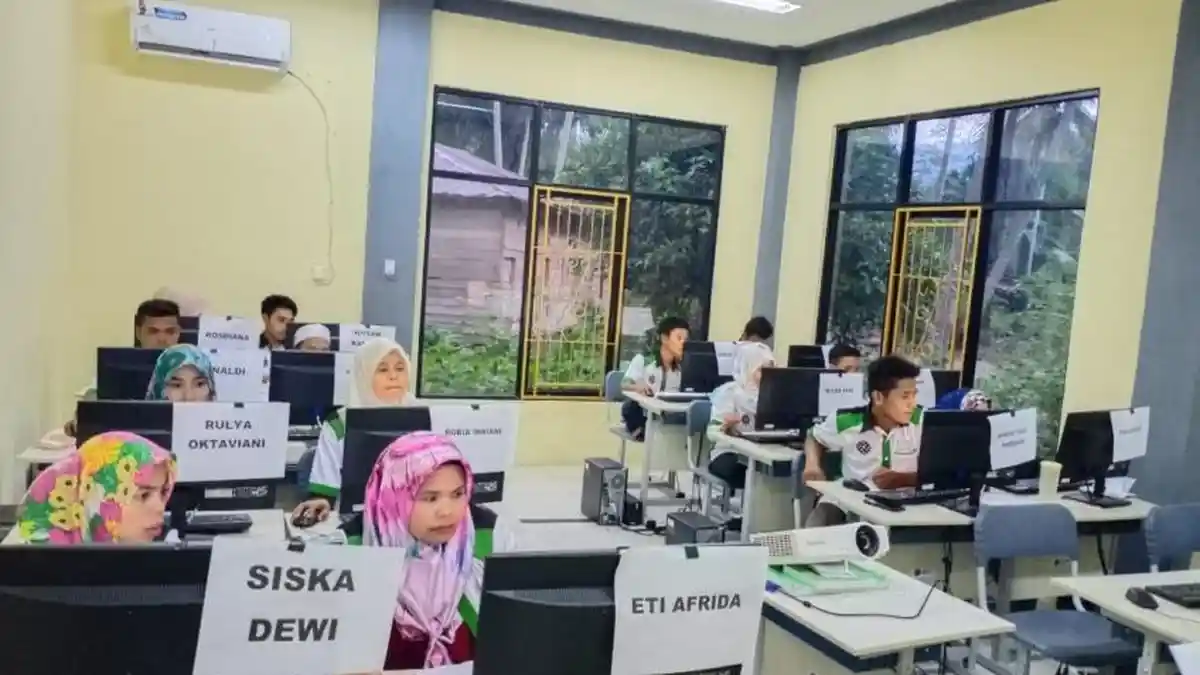 Kadisnakertrans Kolaka Utara Buka Pelatihan Administrasi Perkantoran