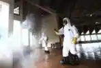Masjid Al-Ukhuwwah Kota Bandung Disemprot Disinfektan