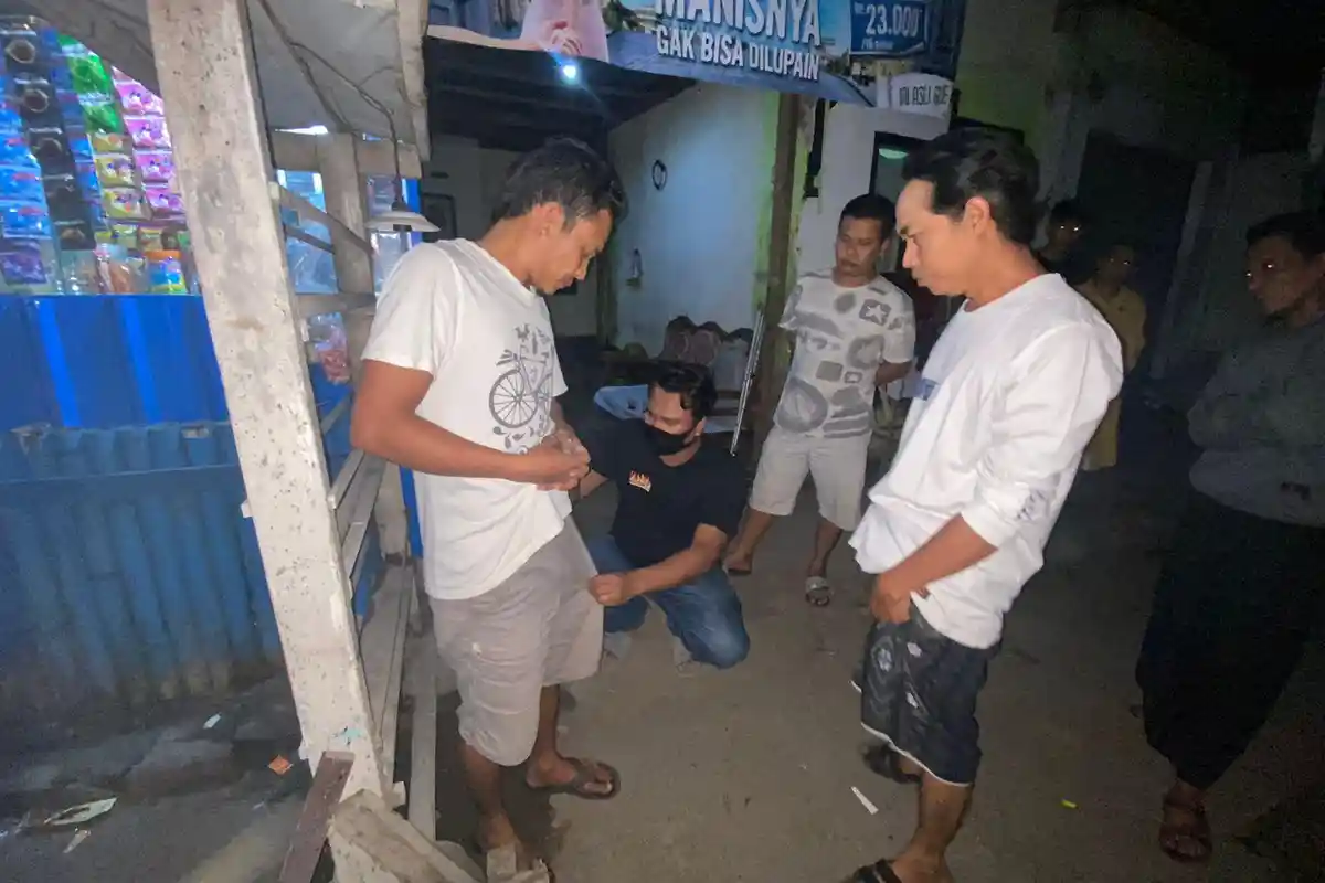 Lima Pria di Karang Baru Mataram Diamankan Karena Kepimilikan Sabu