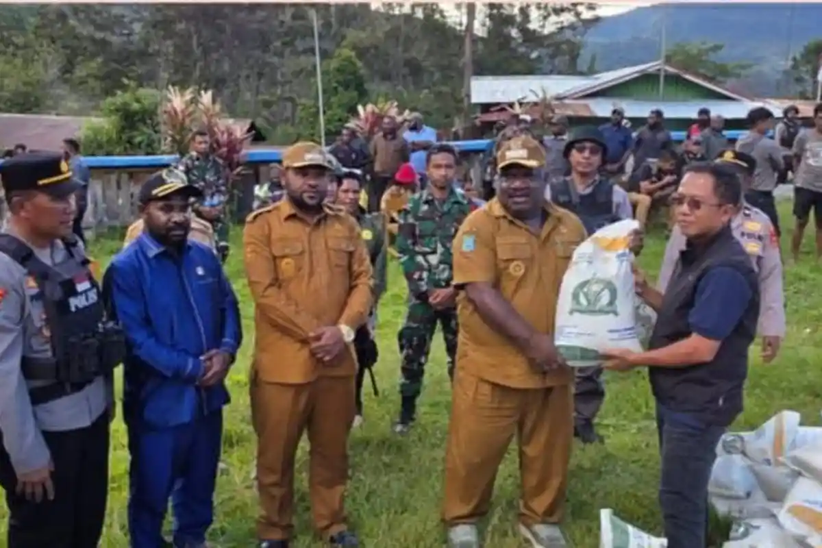 Pemkab Lanny Jaya Salurkan 61 Ton Beras Untuk Warga Lima Distrik