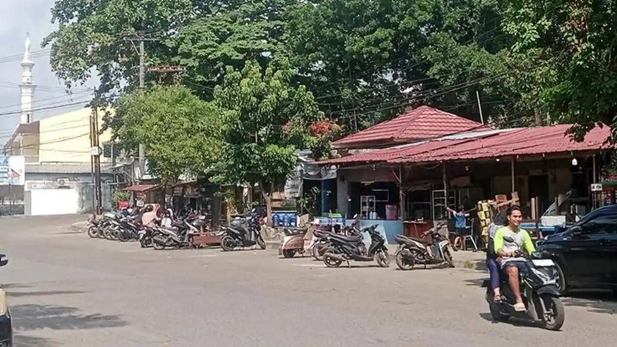 Ratu Dewa Tegaskan Pedagang di Depan Stadion Kamboja Tak akan Digusur, Sebut Hanya Dirapikan - Tribunsumsel.com