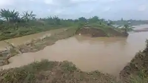 sungai-renggong-jebol.jpg