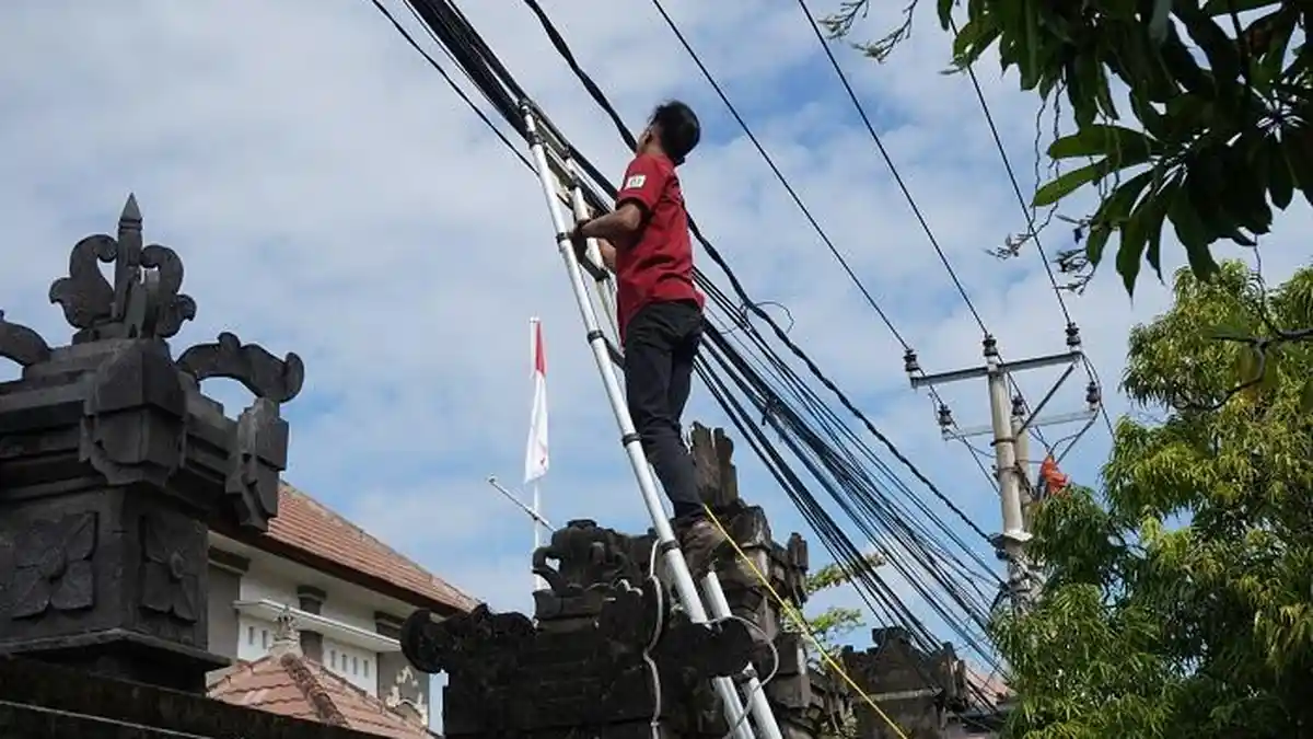 Mulai Rapikan Kabel Semrawut di Kota Singaraja, Simak Penjelasannya