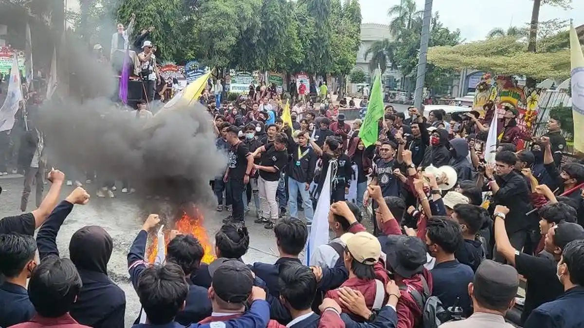 Demo Mahasiswa di Kudus: 8 Tuntutan dan Janji Wakil Bupati Terpilih