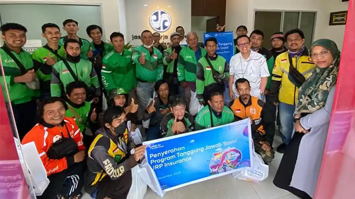Rangkaian Perayaan HUT ke-30, Jasaraharja Putera Pontianak Santuni 30 Driver Ojol
