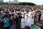 salat-Idul-Adha-berjemaah-di-lapangan-terbuka.jpg