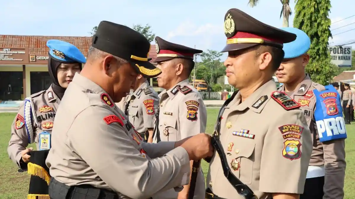 Kapolres Way Kanan Sertijab Kabag SDM dan Kapolsek Umpu Semenguk